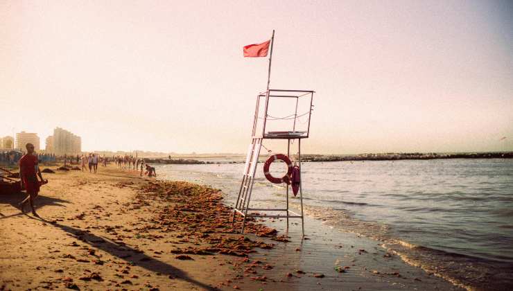 Come evitare pericoli in mare - dentrolanotiziabreak.it - 20250804