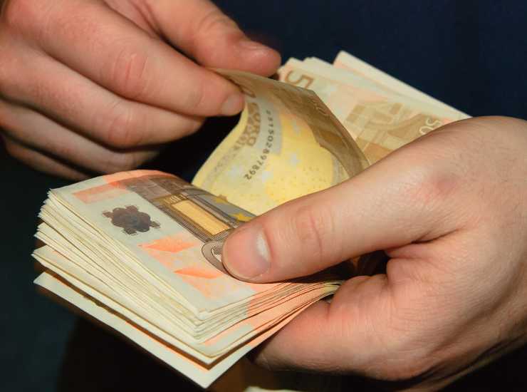 Prestito ti danno 30000 euro - Dentrolanotiziabreak.it (Fonte foto Canva)