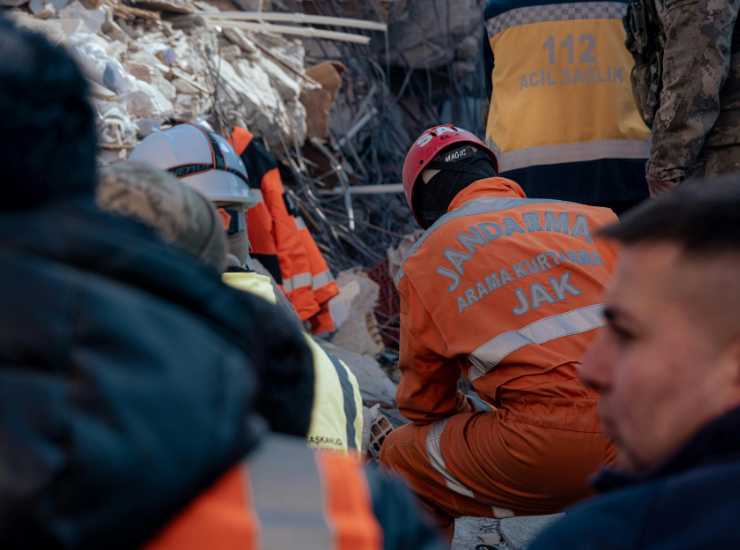 Terremoto scossa spaventosa - Dentrolanotiziabreak.it.it (Fonte foto Canva)