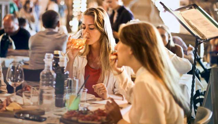 A pranzo fuori con i soldi del governo - dentrolanotiziabreak.it - 20250911
