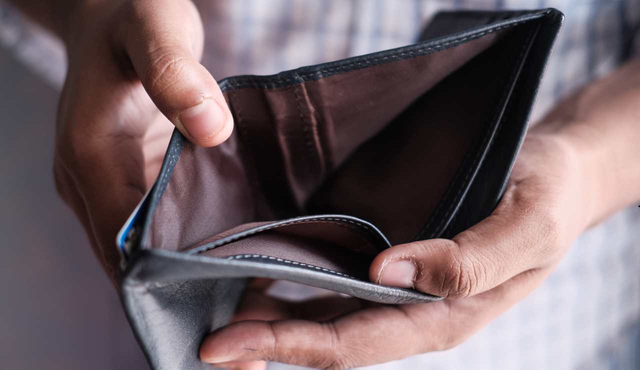 Accredito fermato - fonte_Canva - Dentrolanotiziabreak.it