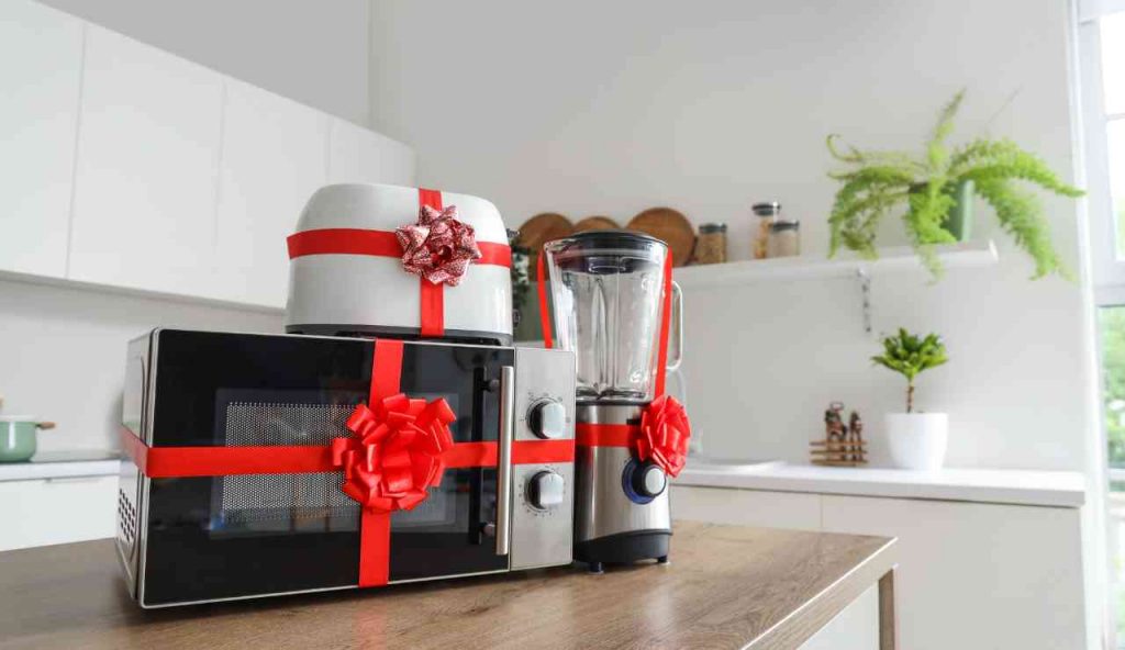 Giorgia Meloni ti regala la cucina - Dentrolanotiziabreak.it (Fonte foto Canva)
