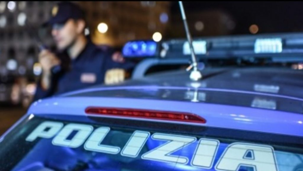 Blitz della Polizia: maxi sequestro cibo scaduto