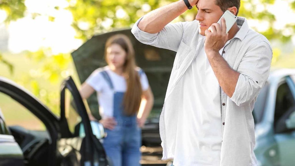 Incidente tra auto