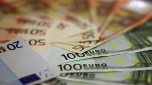 700 euro per chi ha superato i 67 anni - dentrolanotiziabreak.it - 20250909