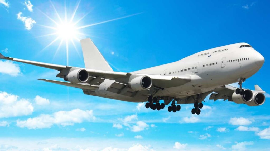 Boeing costretto a un atterraggio d’emergenza a Malpensa: terrore in volo