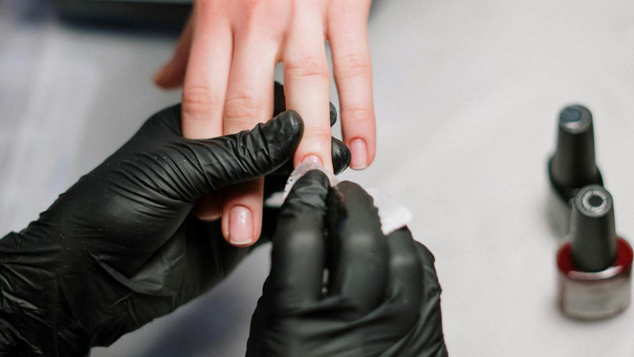 Manicure vietata, messi al bando questi prodotti - dentrolanotiziabreak.it - 20250917
