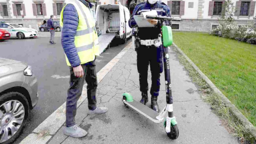 Monopattini, boom di multe e controlli: cresce l’allarme sicurezza in città