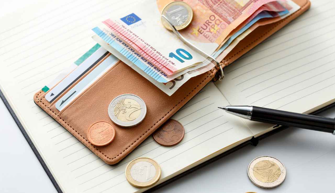 Reddito per single come richiederlo - 20250912 Dentrolanotiziabreak.it (Fonte foto Canva)