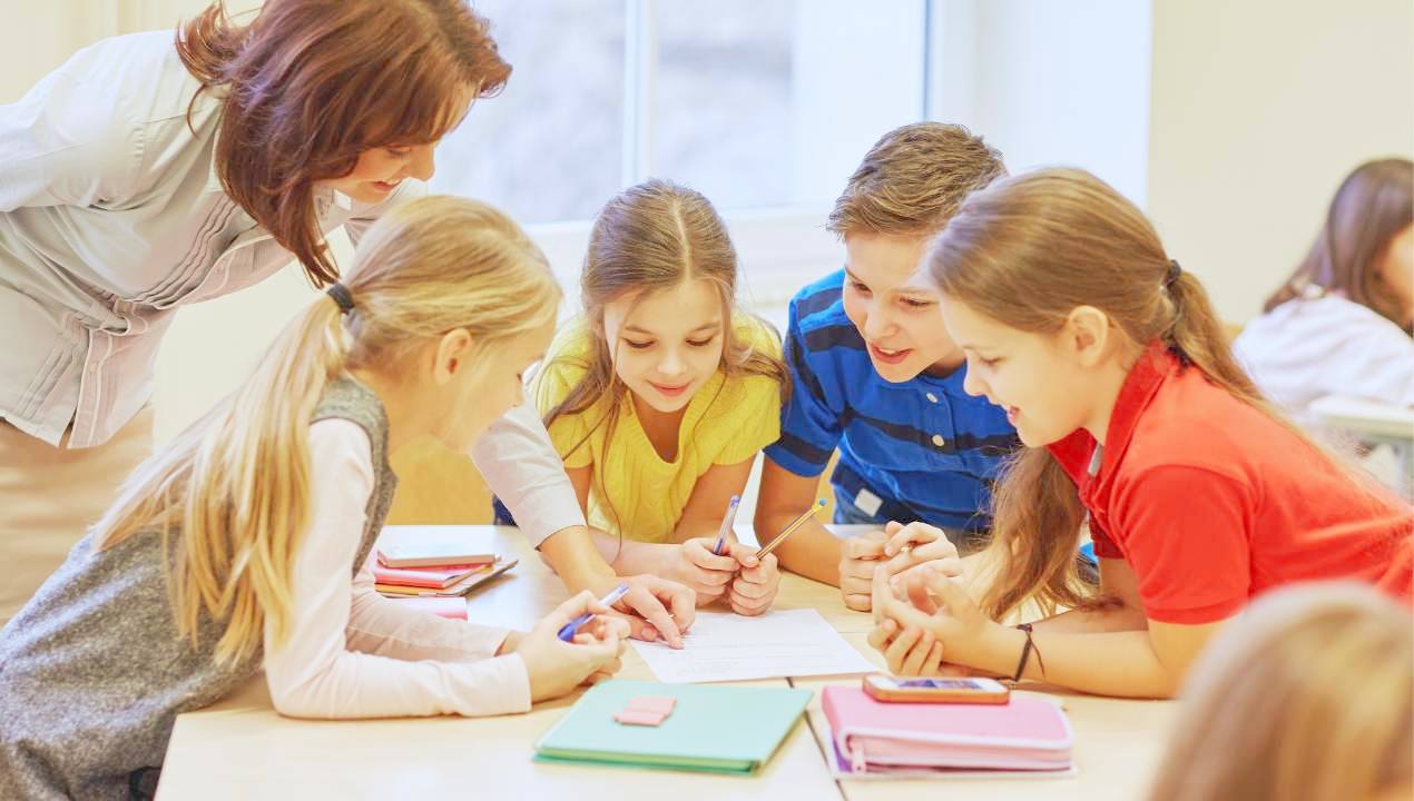 Rientro a SCUOLA: come affrontare le prime settimane senza stress | L’insegnante non è il nemico