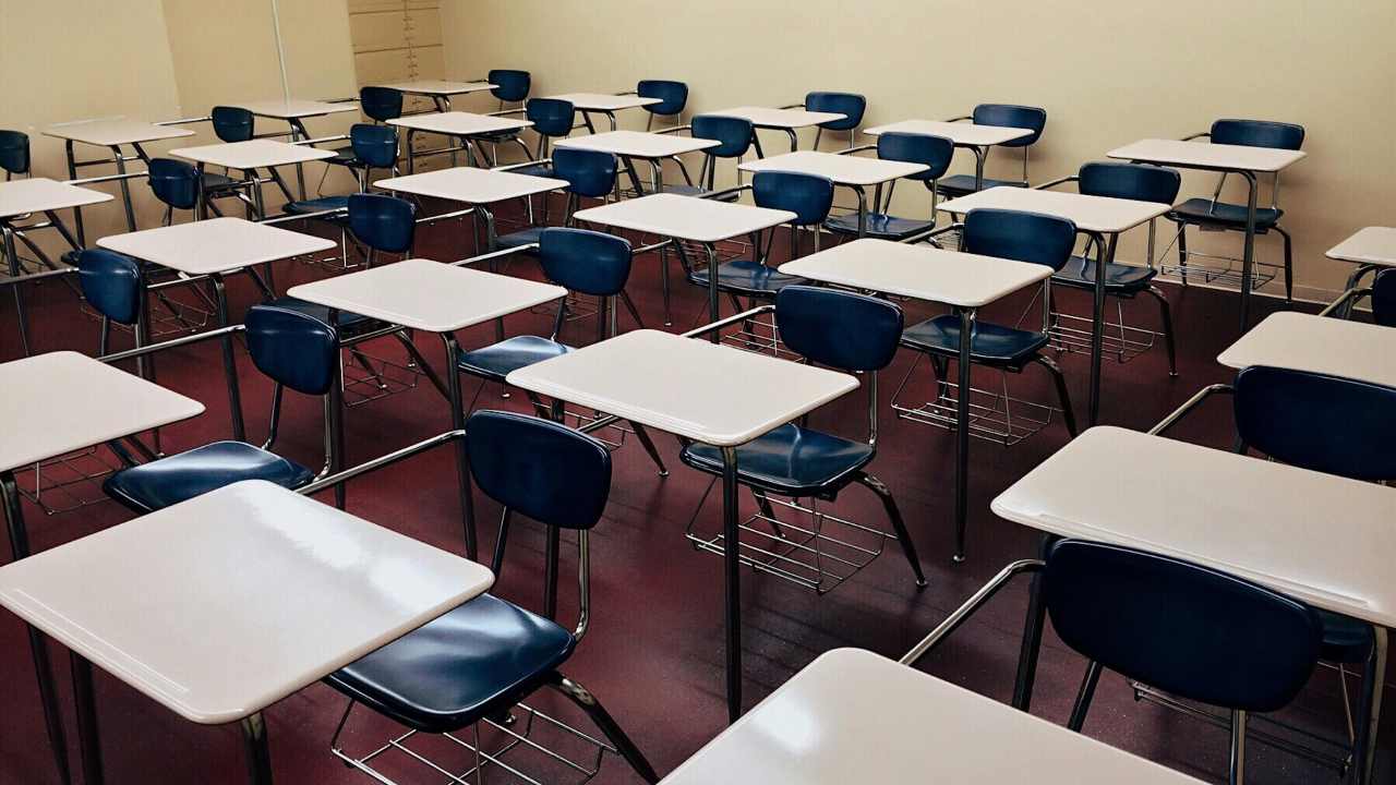 Scuola, scatta il divieto - dentrolanotiziabreak.it - 20250918