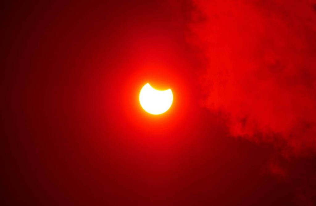 sole e cielo rosso