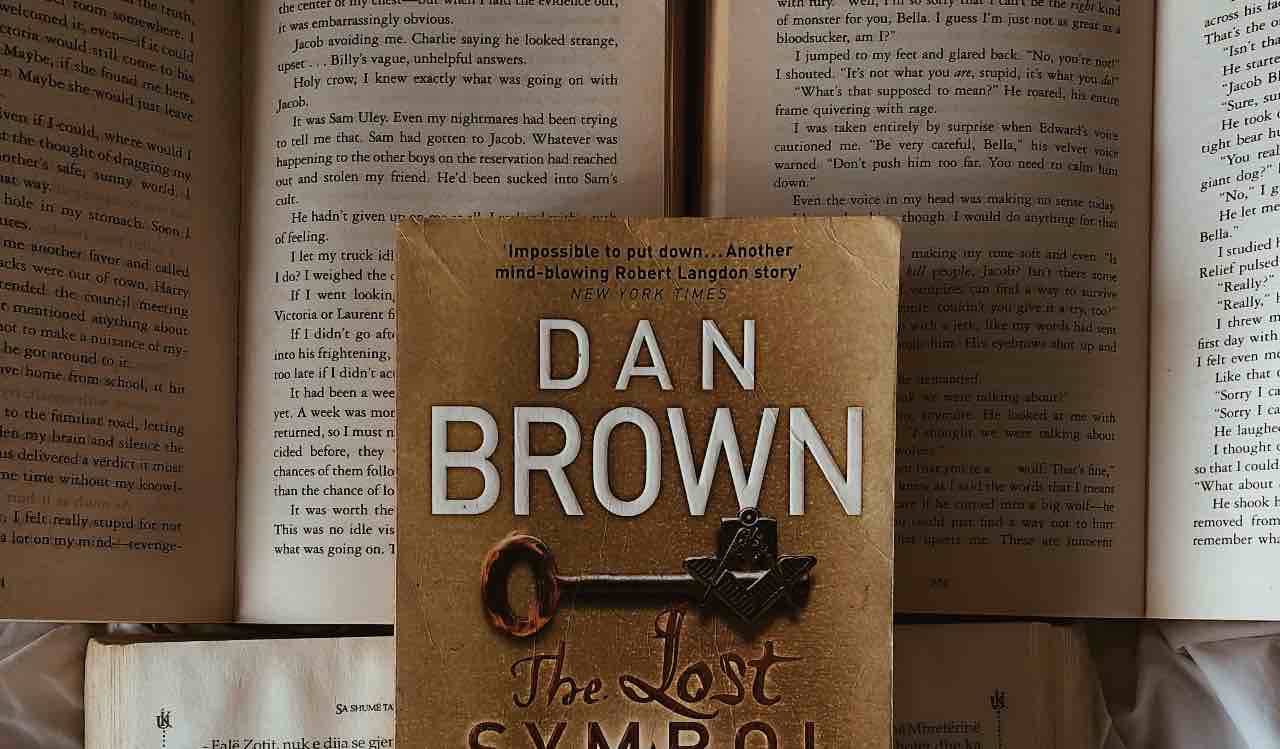 Dan Brown: “Isolato dal mondo per non perdere la creatività”