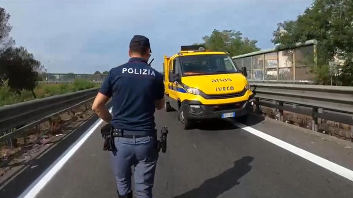 Incidente sulla Flaminia a Nocera Umbra, cinque veicoli coinvolti e strada chiusa