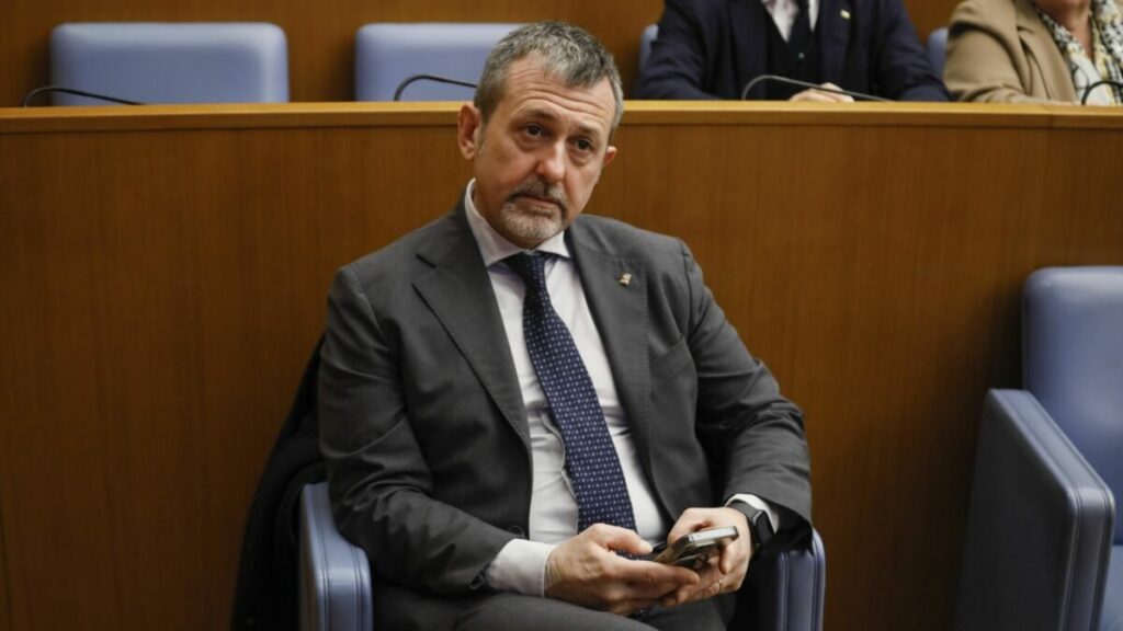 Le chat di Delmastro e Caroccia sono essenziali per l’indagine sulla “Bisteccheria d’Italia”