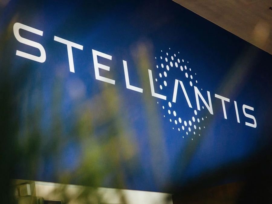 Stellantis cede Free2move a un fondo tedesco per rafforzare la strategia 2030