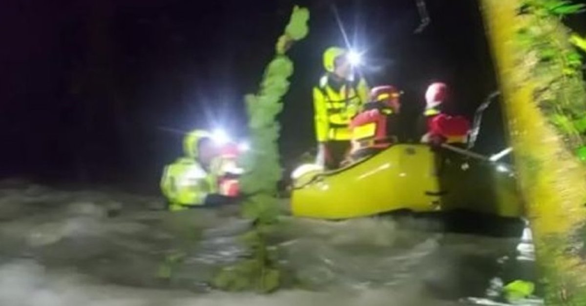 Paura nel torrente, quattro persone in difficoltà durante un’escursione in kayak: salvate dai vigili del fuoco