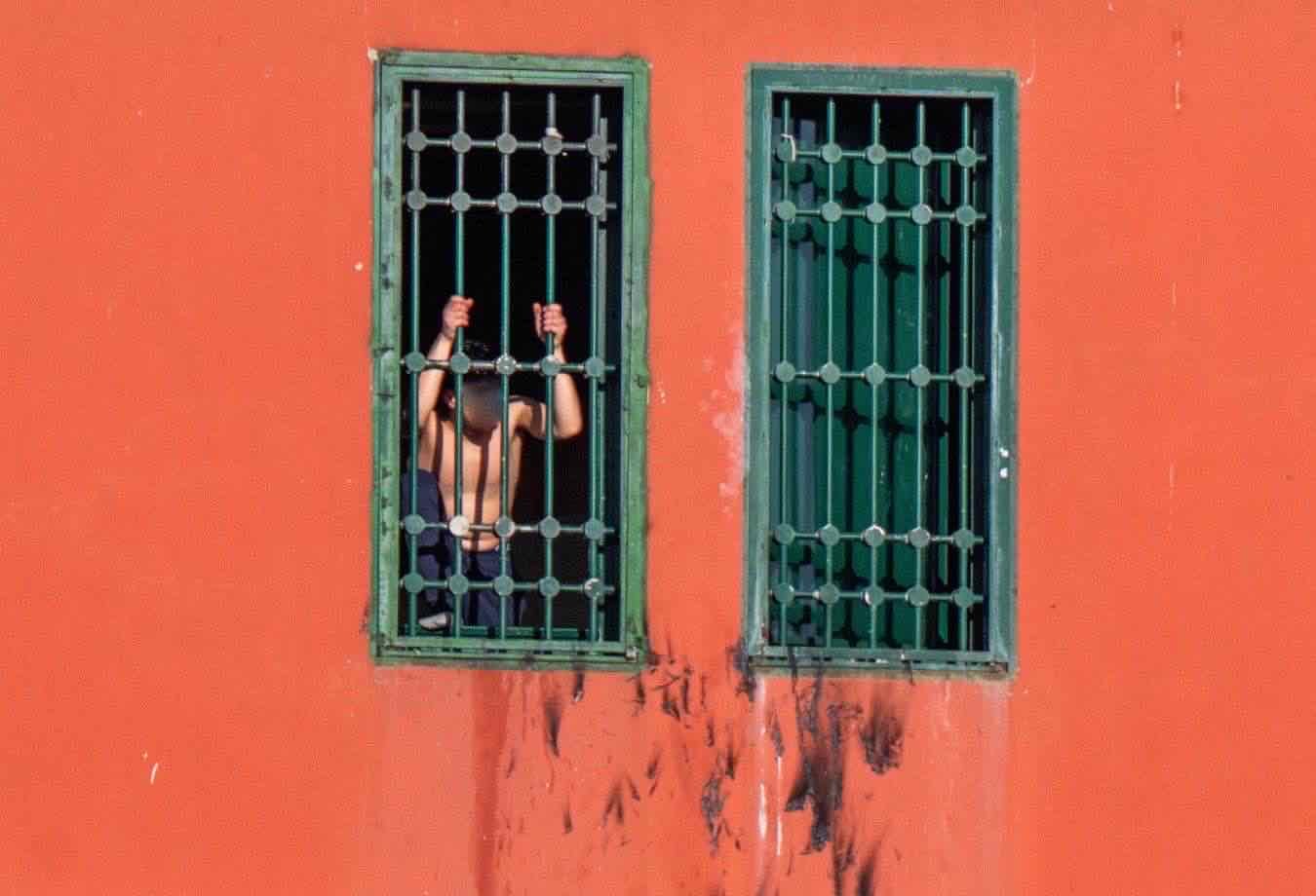 Carceri in emergenza: sovraffollamento, caldo e crisi di salute mentale tra i minori