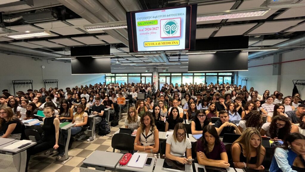 Università dell’Insubria, 600 studenti per Medicina e Odontoiatria: “Difenderete la vita, in qualunque forma”
