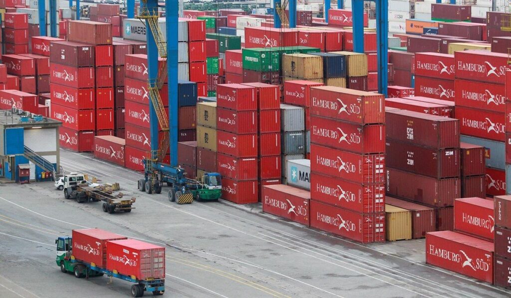 Petróleo e combustíveis elevam exportações brasileiras em agosto com superávit de US$ 7,4 bilhões