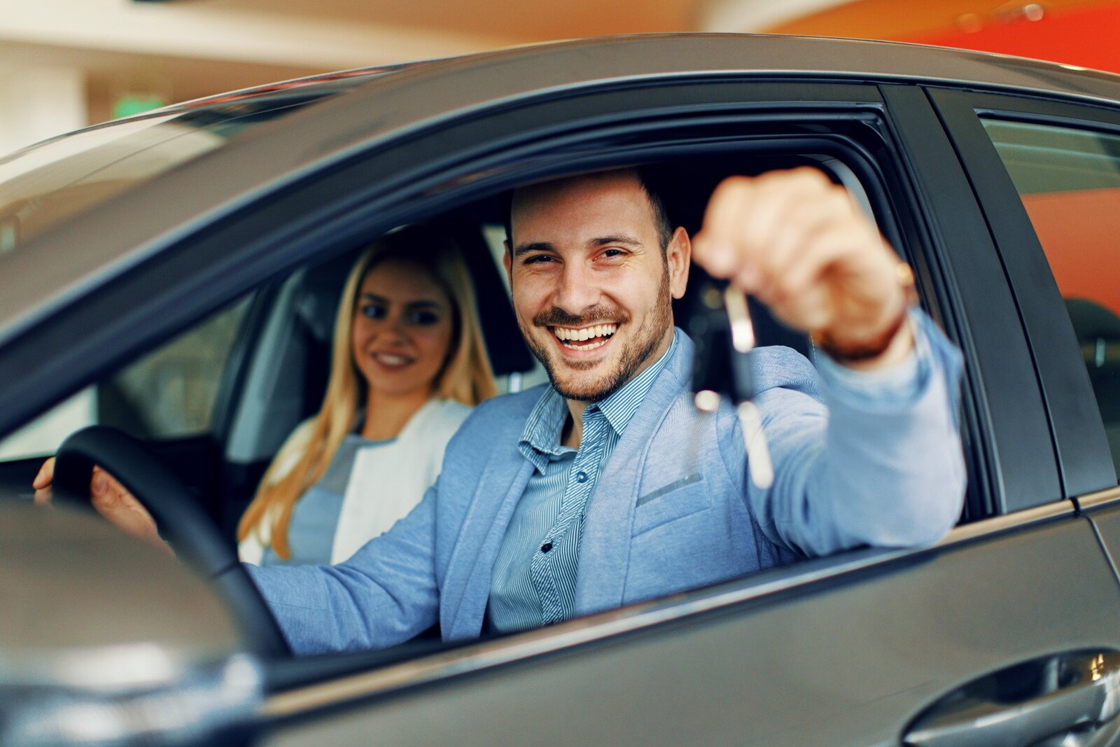 Mercato auto italiano in crescita del 9,9%: il 50,7% delle vetture è ibrida, il diesel cala