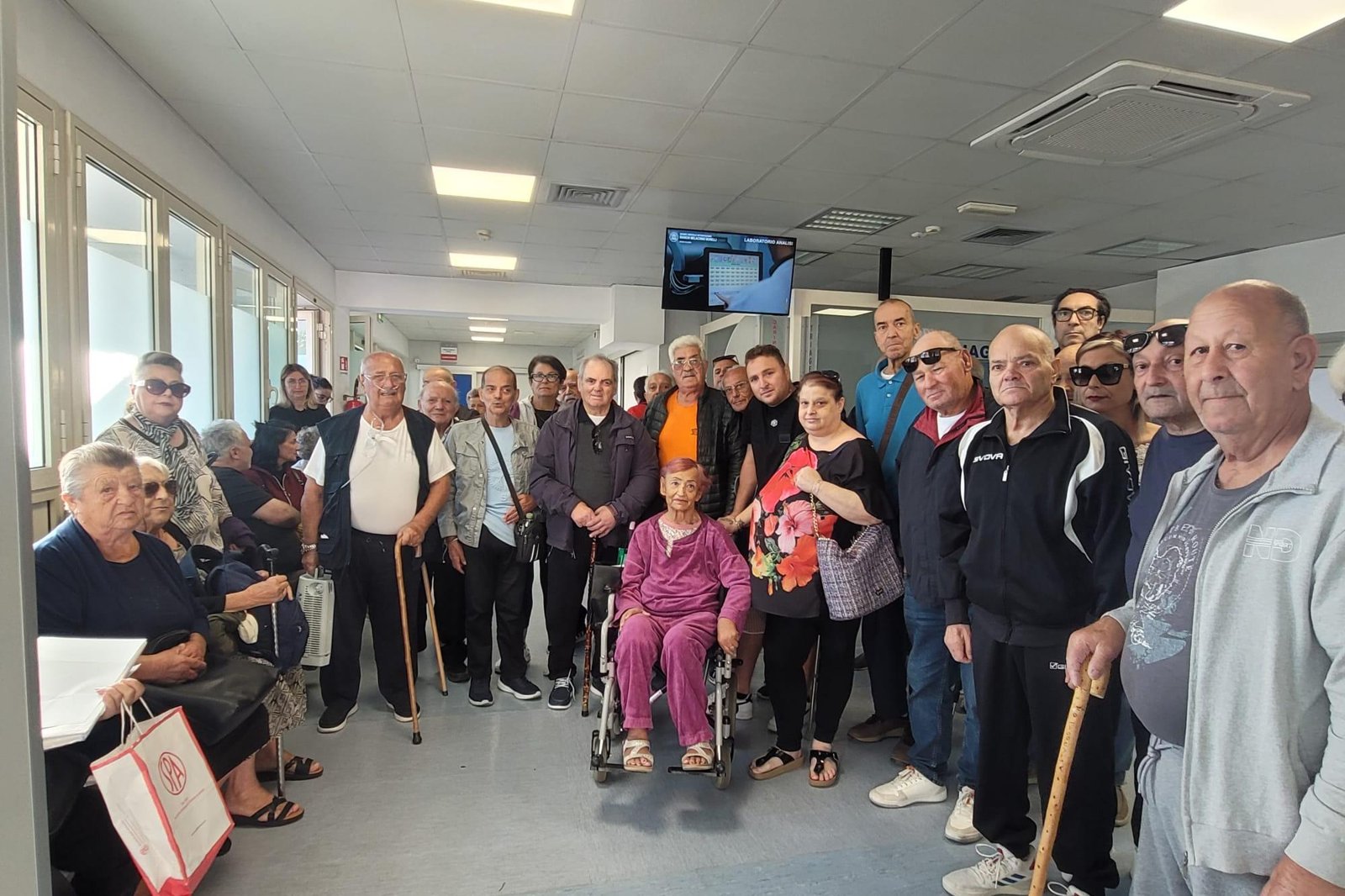 30 pazienti in attesa al pronto soccorso per dialisi a Reggio Calabria