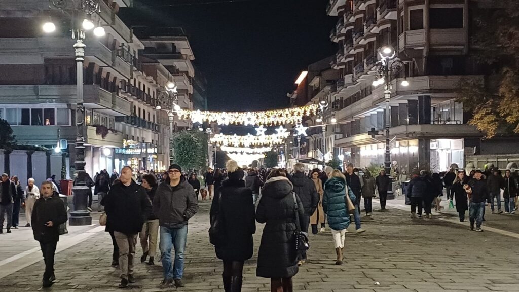 Comune di Avellino anticipa i lavori per illuminare la città a Natale