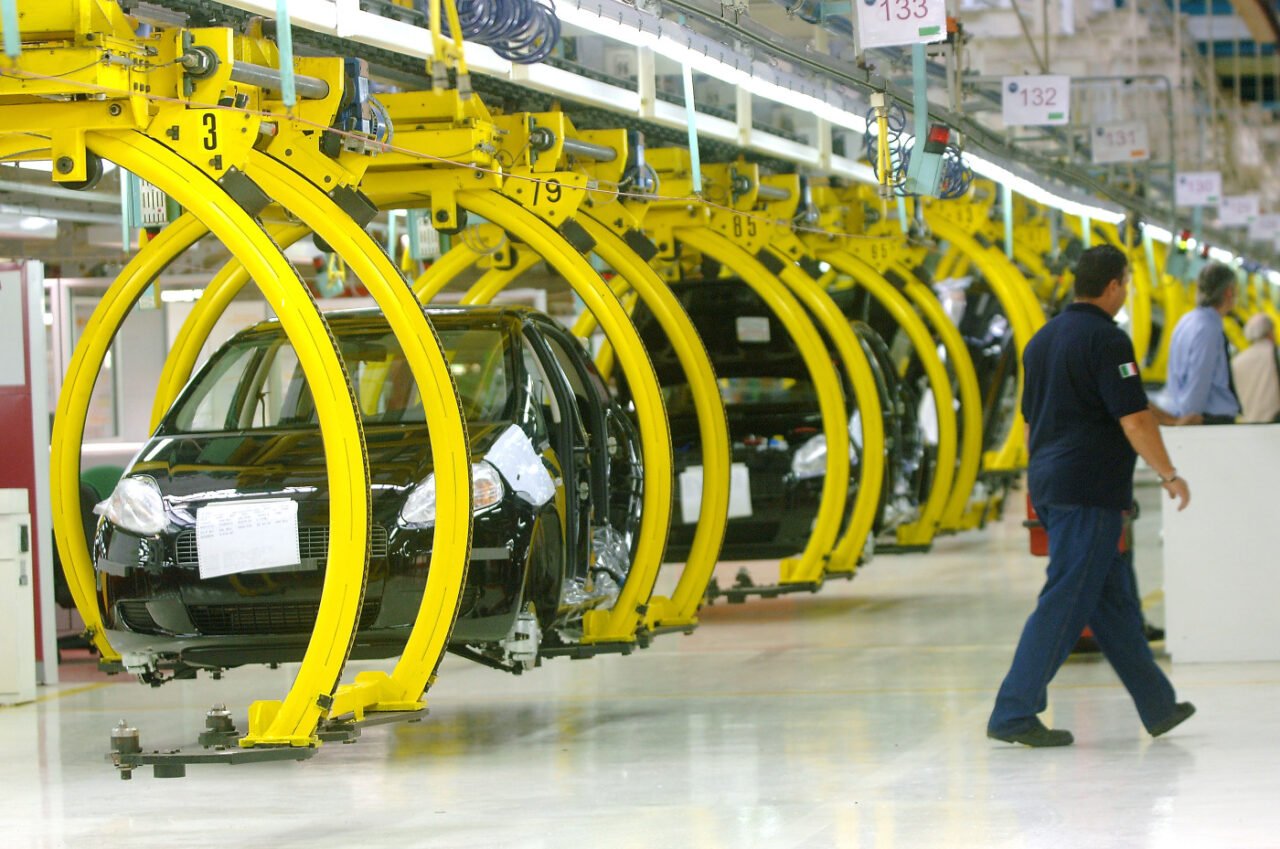 L’industria europea si riconverte: da auto a missili, un’evoluzione in atto
