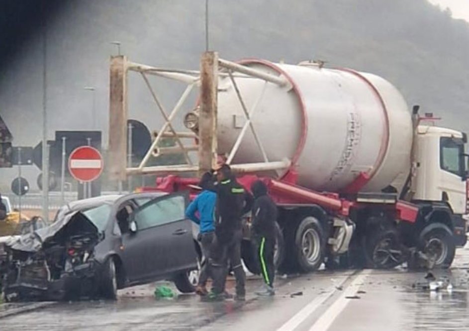Incidente sulla ex Superstrada del Liri, traffico bloccato e feriti in codice rosso